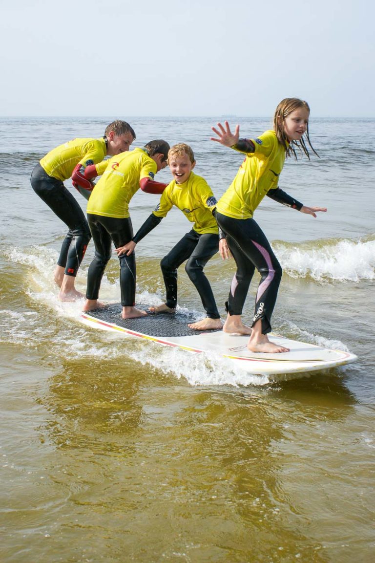 kids surfen op SUP