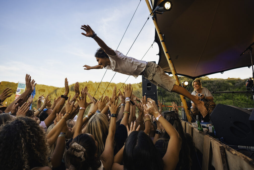 crowdsurfing festival